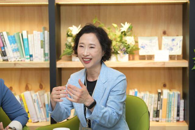 이정림 식품의약품안전처 의료기기심사부장이 24일 충북 청주시 오송읍 식약처에서 한국일보와 인터뷰를 하고 있다. 식약처 제공