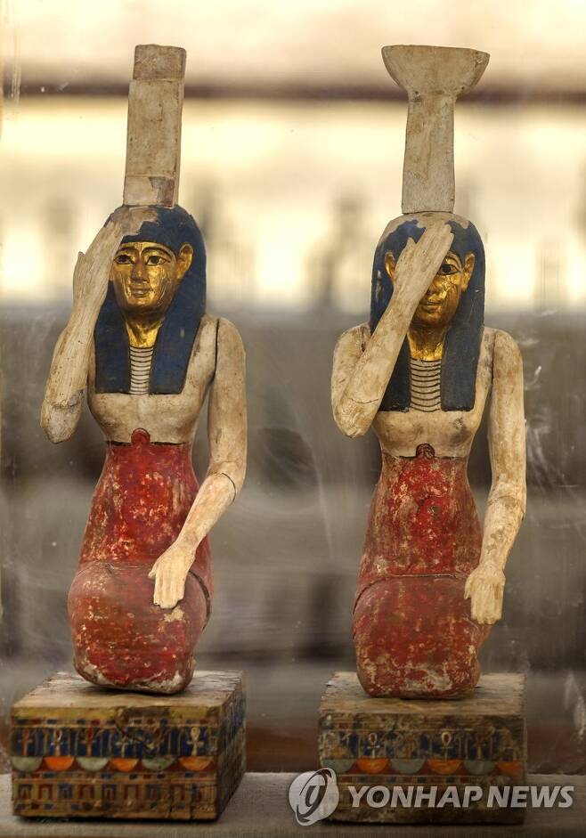 이집트 사카라 유적지에서 발굴된 유물. [AP 연합뉴스 자료사진. 재판매 및 DB 금지]