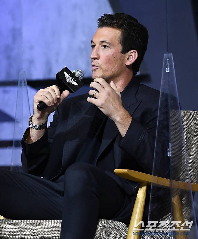 영화 '탑건: 매버릭' 프레스 컨퍼런스가 20일 서울 송파구 잠실동 롯데호텔월드 크리스탈볼룸에서 열렸다. 배우 마일즈 텔러가 인터뷰를 하고 있다. 잠실동=박재만 기자 pjm@sportschosun.com/2022.06.20/