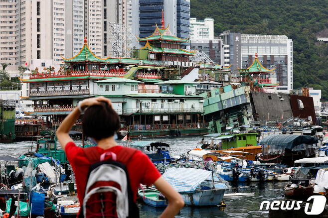 2020년 홍콩의 점보 레스토랑이 코로나19로 인해 문을 닫은 모습. © 로이터=뉴스1 © News1 이서영 기자
