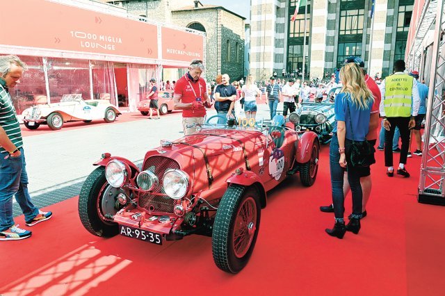 오늘날 밀레 밀리아에는 1927년부터 1957년까지 열린 경주에 출전했던 차들만 참가할 수 있다.