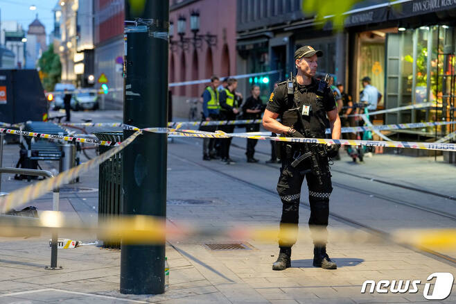 노르웨이 수도 오슬로의 한 게이바에서 총기난사 사건이 발생했다. © 로이터=뉴스1 © News1 정윤영 기자
