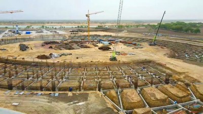 차드 N'Djamena 경기장 건설에 사용되는 다양한 건설 장비를 공급하는 Zoomlion (PRNewsfoto/Zoomlion)