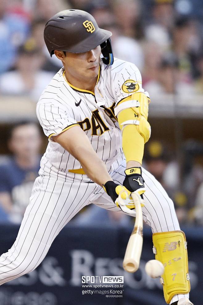 ▲ 김하성이 타석에서는 아쉬움을 삼켰다.