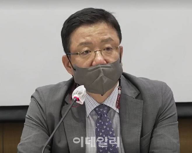 이성엽 고려대 기술법정책센터장(교수)이 28일 ‘한국의 규제혁신, 어디로 가야 하나’ 토론회에서 발언하고 있다. (사진=생중계 갈무리)