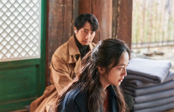 배우 탕웨이와 박해일이 주연한 영화 `헤어질 결심`의 한 장면. [사진 제공 = CJ ENM]