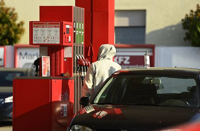 지난 1일(현지시간) 독일 도르트문트의 한 주유소/AFPBBNews=뉴스1