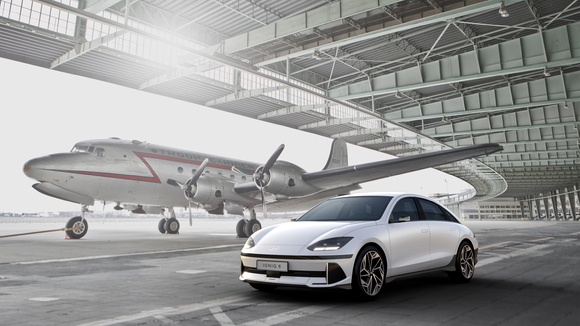 현대자동차가 이달 15일 공식 개막하는 '2022 부산국제모터쇼'에서 두 번째 전기차 전용 모델 '아이오닉 6'를 세계 최초로 공개한다.  [사진=현대자동차]