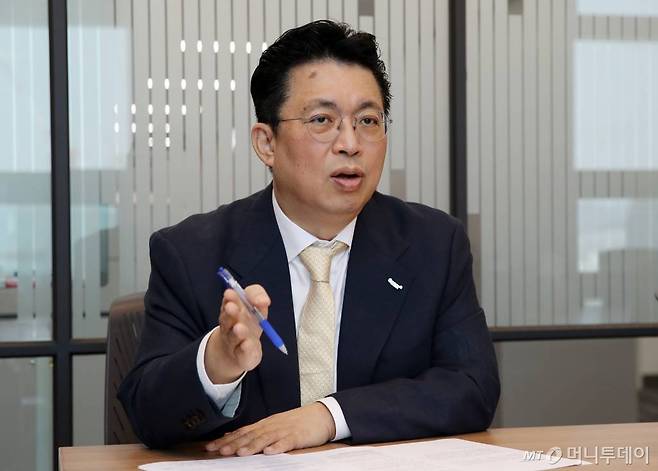 윤지호 이베스트투자증권 리서치센터장 인터뷰 /사진=김휘선 기자 hwijpg@