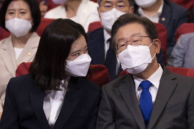 박지현 전 더불어민주당 공동비대위원장과 이재명 의원 (사진=국회기자단)