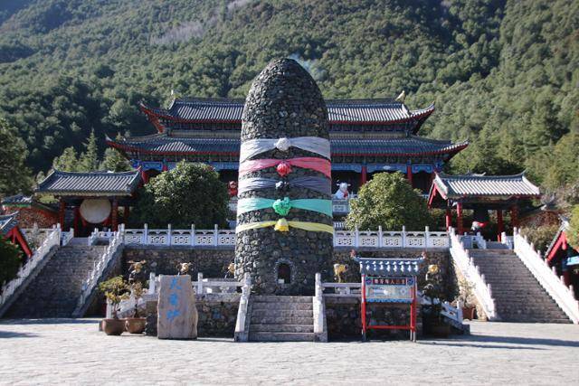 옥룡설산 옥수채의 동파묘. ⓒ최종명