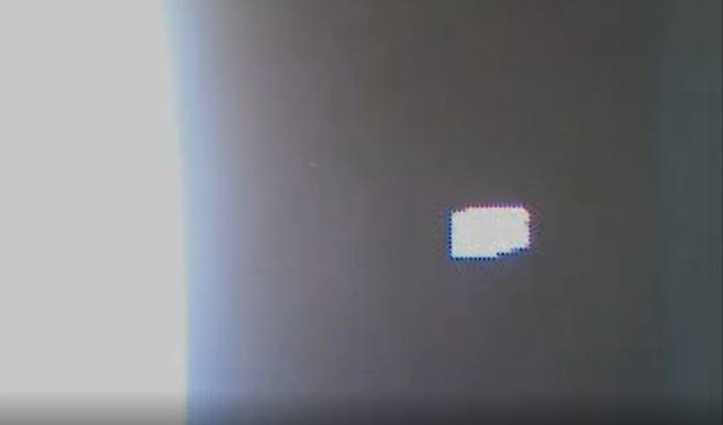 ▲한국과학기술원(카이스트)의 큐브위성 랑데브가 우주공간에서 사출되는 영상 캡처.