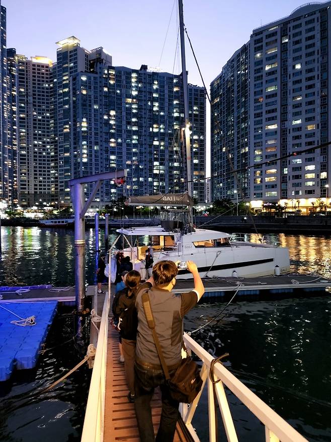 더베이1010 야간요트투어 선착장