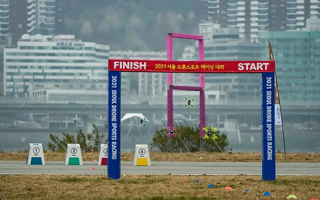 2021 서울 드론스포츠 레이싱대회 경기 장면. 사진제공=한국모형항공협회