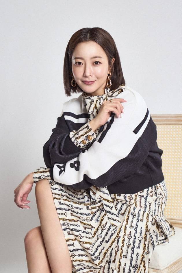 '블랙의 신부'에 출연한 배우 김희선. / 사진제공=넷플릭스