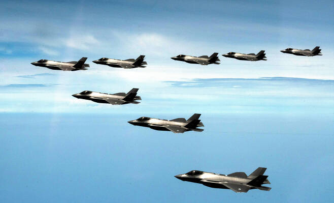 7월 11일부터 14일까지 있었던 한미연합비행훈련에서 양국의 F-35A 8대가 국내 임무공역에서 비행하고 있다. 한미 양국 편대장은 리더를 서로 바꿔가면서 비행을 진행했다. 공군제공