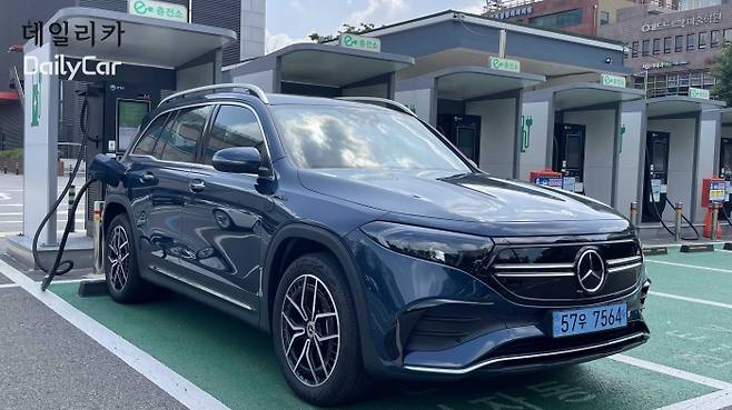 메르세데스-벤츠 EQB