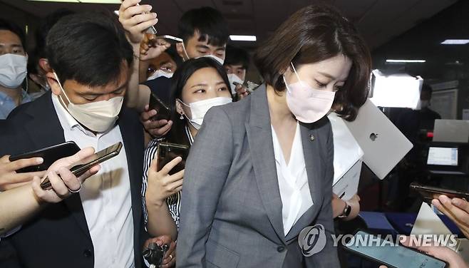 최고위원 사퇴·'비대위 전환론' 분출…혼돈의 집권여당