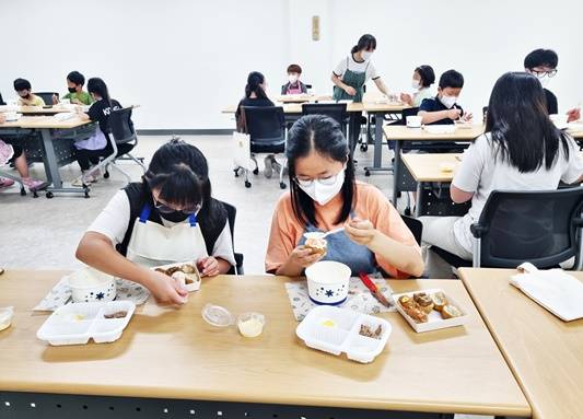 영천시 청소년수련관이 7월27일부터 청소년 여름방학 프로그램 '썸머 파라다있어'를 운영하고 있다. ⓒ영천시