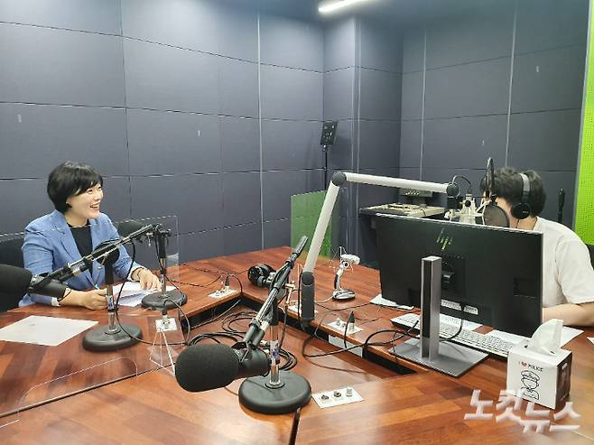 강원CBS 시사프로그램 <서정암의 시사줌인>에 출연한 강원도의회 임미선 의원. 강민주 PD.