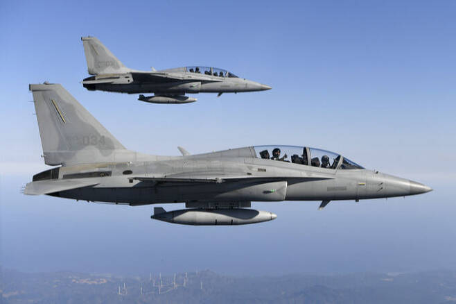한국 공군 FA-50 편대가 훈련을 위해 비행을 하고 있다. 세계일보 자료사진