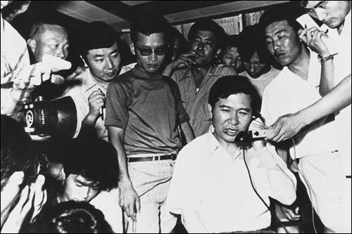 일본에서 납치 이후 한국에서 기자회견을 하고 있는 김대중 전 대통령의 모습(사진=김대중도서관)