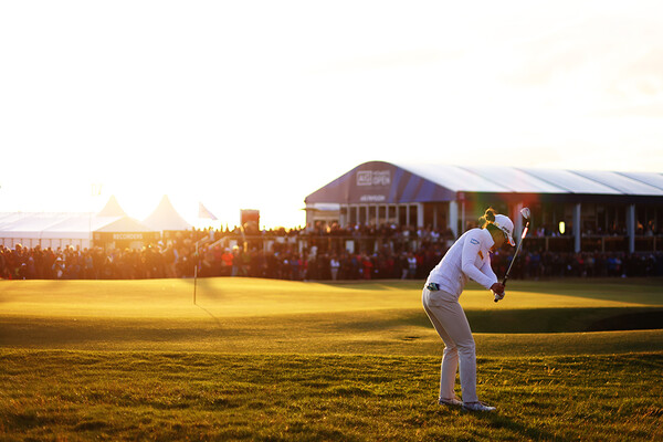 2022년 미국여자프로골프(LPGA) 투어 메이저 골프대회 AIG여자오픈 우승 경쟁 끝에 준우승한 전인지 프로가 마지막 날 연장전에서 경기하는 모습이다. 사진제공=Chloe Knott/R&A/R&A via Getty Images