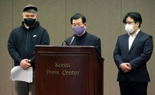 장영하 변호사가 지난 4월 7일 서울 중구 프레스센터에서 이재명 의원 관련 의혹에 대해 기자회견을 하고 있다. 뉴시스