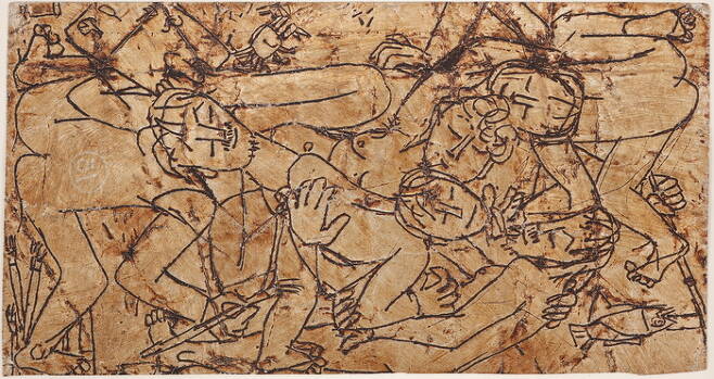 은지화는 이중섭의 뜨거운 예술혼과 곤궁한 형편을 상징한다. 사진은 은지화 ‘가족을 그리는 화가’(1950년대 전반, 은지에 새김, 유채, 15.2×8cm). 국립현대미술관 이건희컬렉션