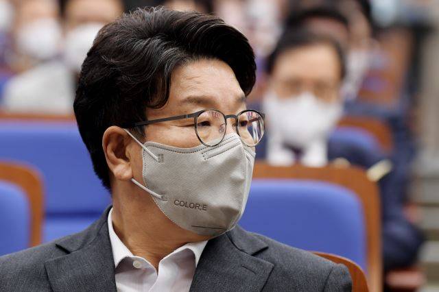 권성동 국민의힘 원내대표가 지난 1일 오후 국회에서 열린 의원총회에 참석한 모습. 연합뉴스