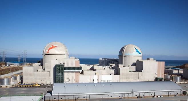 경북 울진 신한울 원자력발전소 1호기와 2호기의 모습이다. 왼쪽이 1호기다. 한국수력원자력 제공