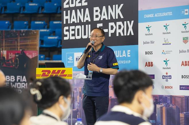DHL Korea CEO Han Byung-koo speaks during a press conference at Jamsil Stadium, Songpa-gu, Seoul. (DHL Korea)