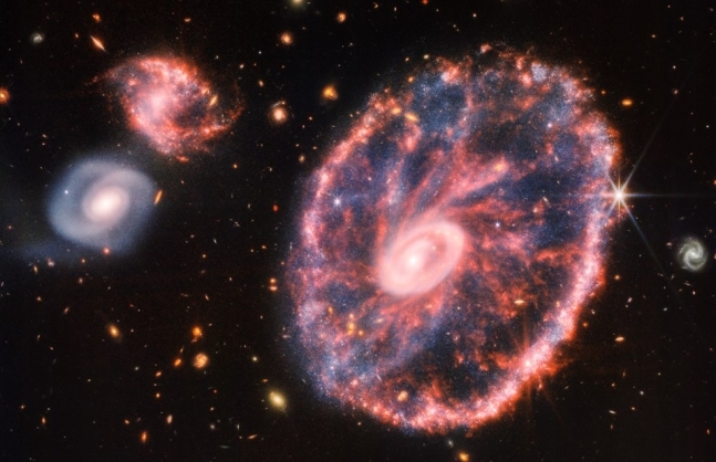제임스 웹 우주망원경이 포착한 수레바퀴 은하. 사진=NASA, ESA, CSA, STScI