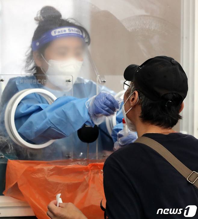 12일 충북에서 신종 코로나바이러스 감염증(코로나19) 확진자 4176명이 추가됐다.(사진은 기사 내용과 무관함) / 뉴스1 ⓒ News1