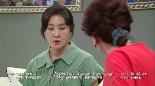 Adoption Secret Enlightenment Acident on Park Ji-Young Shock (Its Beautiful Now)In the KBS2 weekend drama Its Beautiful Now, which aired on the 13th, the fiance Hyun Mi-rae (Bae Da-bin) and Lee Hyun-Jae (Yoon Shi-yoon), who decided to take time for a while, had a daily life that they did not know what to do.I forgot my appointment with my client, I was bruised and ran out, and I accidentally encountered the current future that I stopped at the law firm at the request of Shin Dong-mi .Shim Hae-joon asked Hyun-rae, Are you okay? And Hyun-rae said, Im just trying to work for a while, and expressed his determination to give up his happiness for his mother, Jin Soo-jeong, who sacrificed for his family for a lifetime.Lee kyung-cheol (Park In-Hwan Boone) tried to fix and restore relationships.When I was a child, I bought a box of tangerines that I liked when I was a child and went to the house and said, I liked this when you were a child.The correction, which returned with a precious tangerine, sent a text message saying Thank you, and Lee kyung-cheol was delighted.Watching his father, who was happy to find his daughter, Lee Min-ho (Park Sang-won)s mind became complicated.I was not interested in love, so I was sick when I remembered that the present was tearful about the future.In the end, Lee Min-ho told Kyung-chul, Do not misunderstand my story, but listen to me. I will arrange it. I am going to return it to Jung Eun-yi.Meanwhile, in the trailer, Lee kyung-cheol was angry at Lee Min-ho, who demanded that your son is important and I do not care?The correction, which understood that his father did not abandon him, but left him in the orphanage for a while, became suspicious about his Adoption process.Yoon Jeong-ja (Ban Hyo-jung) wondered, But why did your mother not find your biological parents to you who was lost?The crystal that drove alone realizes that her late mother, Jung Mi-young (Lee Joo-sil), had Adopted to deceive her into her own child who was pregnant and born.The surprised correction gave Acident and was taken to hospital.