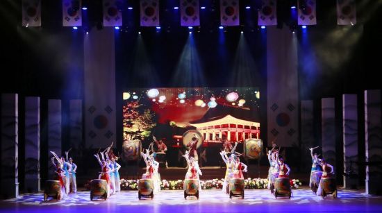경남 창원시립예술단 광복 77주년 기념음악회가 개최됐다.