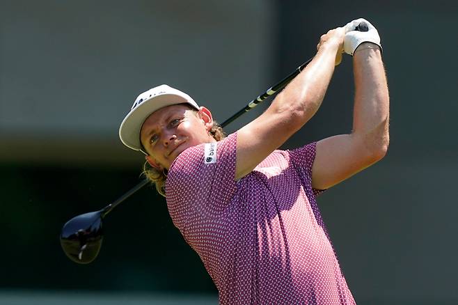 캐머런 스미스가 지난 15일 미국 테네시주 멤피스의 TPC 사우스 윈드에서 열린 PGA 투어 페덱스 세인트주드 챔피언십 최종라운드 6번홀에서 티샷을 날리고 있다.  멤피스｜AP연합뉴스
