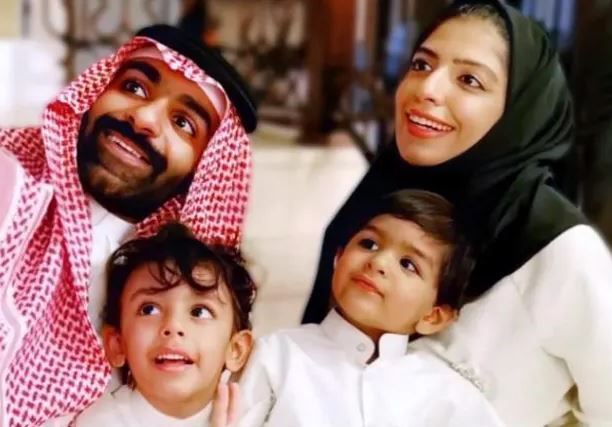 살마 알 셰합(맨 오른쪽)이 자신의 트위터에 올린 가족 사진. 가디언 캡처
