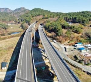 창원시 동읍~봉강 국지도 건설 현장. /경남도 제공