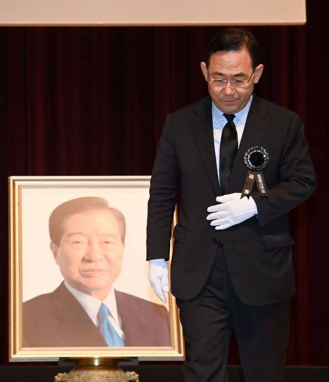 주호영 국민의힘 비상대책위원장이 18일 국립서울현충원 현충관에서 열린 김대중 전 대통령 서거 13주기 추도식에서 추모사를 마친 뒤 자리로 이동하고 있다. 국회사진기자단