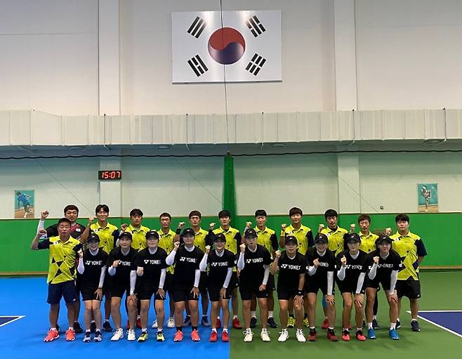 3년 만에 국제 대회에 출전하는 한국 소프트테니스 남녀 국가대표 선수단. 대한소프트테니스협회