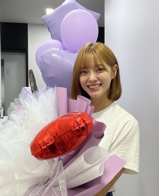 Kim Se-jeong said through his instagram on the 31st, I can not pose because I am taking a feeling of feeling because of the world today.I want to see it. Thank you so much today. In the public photos, Kim Se-jeong was laughing brightly with a cheering balloon.Kim Se-jeong posted a picture of the snack car and said the regret that he could not pose.Meanwhile, Kim Se-jeong is appearing on the current SBS gilt Jackson Todays Web toon.According to Nielsen Korea, a ratings agency on the 28th, SBSs Lamar Jackson Todays Web toon, which was lost on the 27th, recorded 1.5% (based on the national level).This is a slight drop from the 2.9% recorded by the last broadcast, and Todays Web toon has its own lowest audience rating.