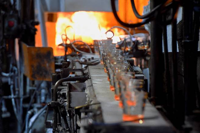 가스 요금 급등과 치솟는 전기 요금 탓에 프랑스의 유리 공장 등이 일시적으로 가동을 중단하고 있다. (사진= AFP)