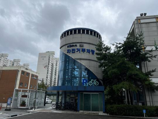2018년부터 운행 중단된 서대전역 자전거 주차장. 사진=이태희 기자