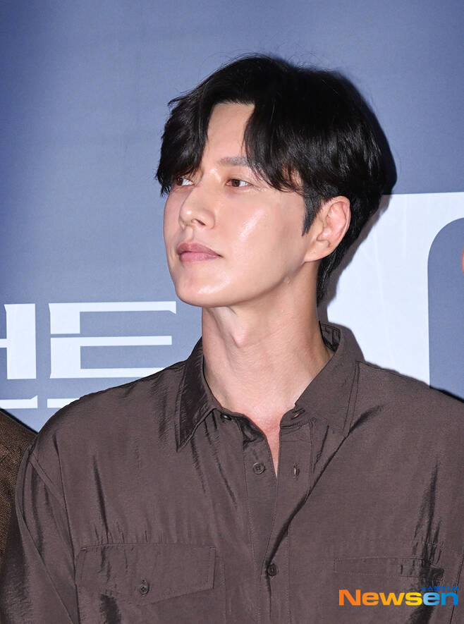 Not Actor..strong legal response.Park Hae-jin side says 40sWe will take a strong legal action, Drug said in a rumor about drug charges.Park Hae-jin agency The Artist Company made its official position on September 11, saying, Recently, 40s have been arrested on suspicion of drug use by Actor Park Hae-jin through online community and SNS.We have confirmed that the false fact that it was related to the male actor is being circulated in an interview, he said. This is a clear false fact, and Park Hae-jin reveals that he is irrelevant to this case.If we continue to spread false facts without any grounds, we will proceed with strong legal action against those who have written and circulated the contents, he said.Meanwhile, according to the Gangnam Police Station in Seoul on October 10,Male Actor A was arrested on suspicion of violating the Drug Control Act at his home in Nonhyeon-dong.A is known to have appeared as a casting actor in many works after debuting in 2006 as a supporting drama.Hello, Im The Artist Company.40s recently arrested on suspicion of drugging Actor Park Hae-jin through online community and social mediaWe have confirmed that false facts related to male actors are being circulated in Indiscrete.This is a clear false fact, and Park Hae-jin reveals that he is not involved in this case.If the dissemination of false facts without any grounds continues, we will proceed with strong legal action against those who have created and distributed the contents.We will continue to respond strongly to malicious acts such as false facts and the spread of malicious rumors in order to protect the honor and rights of our Actor.Thank you.