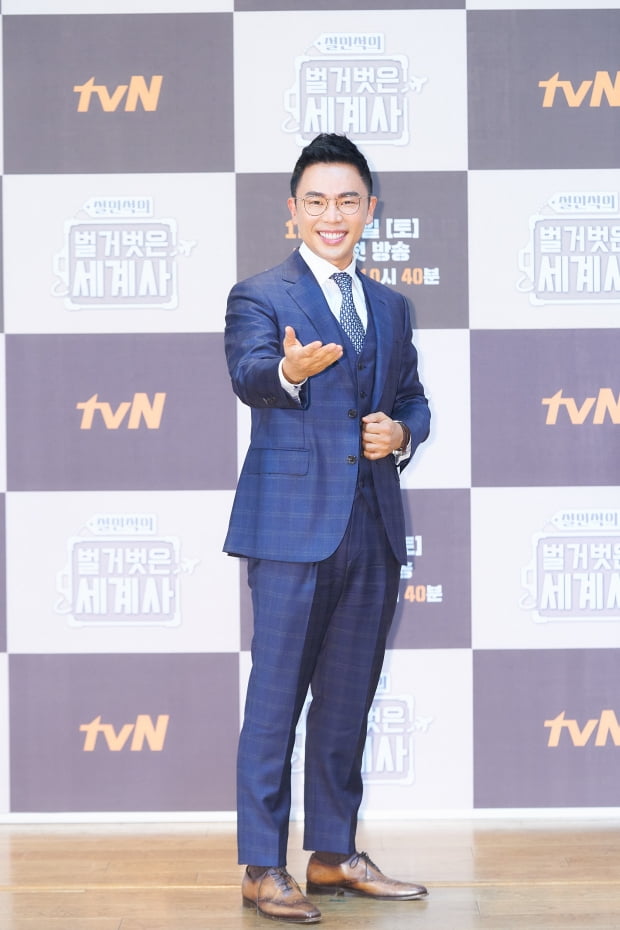 Seol Min-Seok, who stopped broadcasting due to controversy over historical distribution, plagiarism, apologized ahead of his return.The program that appears this time is a culture that deals with the Greek Rome Shinhwa, which is the basis of Western history and philosophy.It is unclear whether it will be able to recover the trust that has already collapsed due to fake and false to content that claims to be true.Seol Min-Seok posted an apology on his Facebook page on Saturday.I had a deep reflection time after getting off all the broadcasts due to plagiarism of my masters thesis in December 2020 and inaccurate information during broadcasting, he said. I am spending time looking back on myself while working on my research with my mindset when I first encountered history.We have been preparing hard to repay those who have sent generous affection and advice over the past time with authentic content, and we will be able to greet you again soon.Seol Min-Seok reiterated, I do not think my mistakes will be easily washed away by such a short period of self-sufficiency.I will be faithful to my role as an information messenger in a more thorough and responsible attitude in the future. He added, I would like to say that I am sorry again to many people who have given me excessive love and scholars and educators who are still studying hard.Earlier in the day, MBN said it cast Seol Min-Seok as MC for the new program Greece Rome Shinhwa - The Privacy of the Gods.The Private Life of the Gods scheduled to be broadcast in early October is a talk show that digs into the contemporary reading and classic Greece Rome Shinhwa.Seol Min-Seok will take on the innate Kahaani Teller who delivers difficult stories easily and funly.The production team said, Kahaani Teller Seol Min-Seok will be easy and fun to hear and feel like a black hole.Seol Min-Seok was embroiled in a history distortion and paper plagiarism controversy in December 2020.At that time, TVN Seol Min-seoks naked world history lecture contents were found to be incorrect and incorrect.In addition, suspicions of plagiarism of the Ideological Dispute Study in the Description of Korean Modern and Contemporary History Textbook submitted to Yonsei University Graduate School of Education in 2010 were raised.So I got off all the broadcasts that were appearing, including Seol Min-seoks naked world history and MBC Bigs over the line.At the time of the controversy, Seol Min-Seok said, I will acknowledge and reflect on everything.It is not an atmosphere that viewers are happy with the declaration of the return of Seol Min-Seok, who has finished self-sufficient in two years.Because it was Seol Min-Seok who taught Korean history by calling himself an educator, lack of knowledge of history and plagiarism of papers were more serious problems.Seol Min-seok, who caught the hearts of viewers with a pleasant gesture and a funny history lecture that fits in the ears, turned out to be a fake and crashed.Viewers are smart because they are going to attract viewers again with their talks. As they call themselves educationalists, they should recognize their great responsibility.