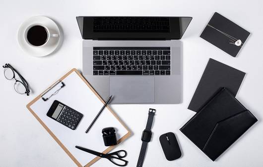 스마트폰과 컴퓨터ㅣ출처: 게티이미지 뱅크