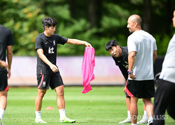 이강인(왼쪽), 손흥민(이상 한국 남자축구 국가대표팀). 서형권 기자