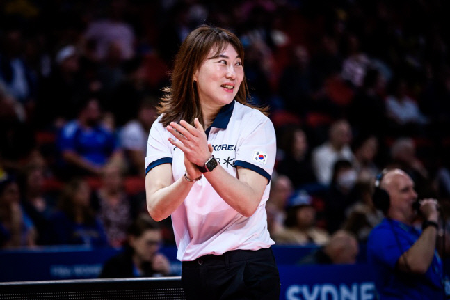 한국 여자농구 대표팀 정선민 감독. 사진제공 | FIBA