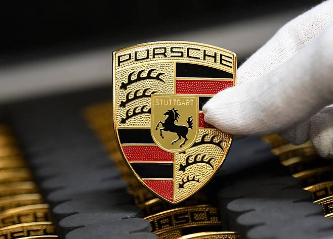 독일 럭셔리카 브랜드 포르쉐(PORSCHE)의 로고. /AFP 연합뉴스
